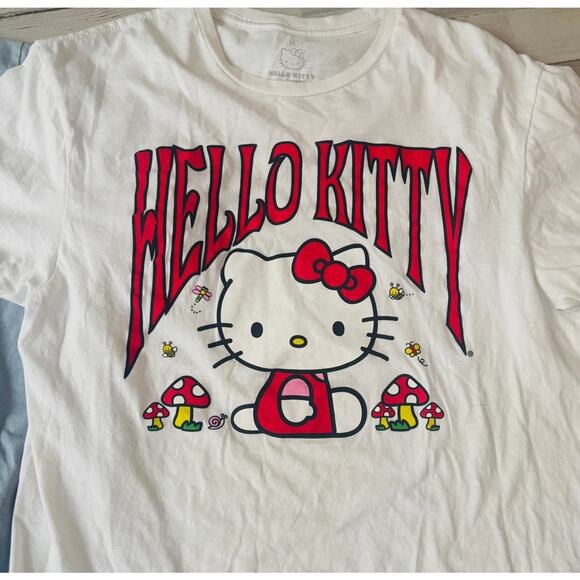 Super Cute Hello Kitty Sanrio T-shirt Tees Lot sz M EUC - Picture 2 of 4